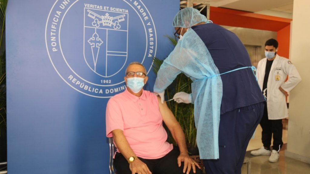 VACUNACION-EN-PUCMM